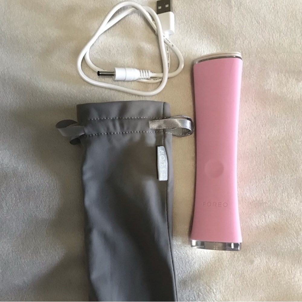 Foreo Espada blue light acne treatment